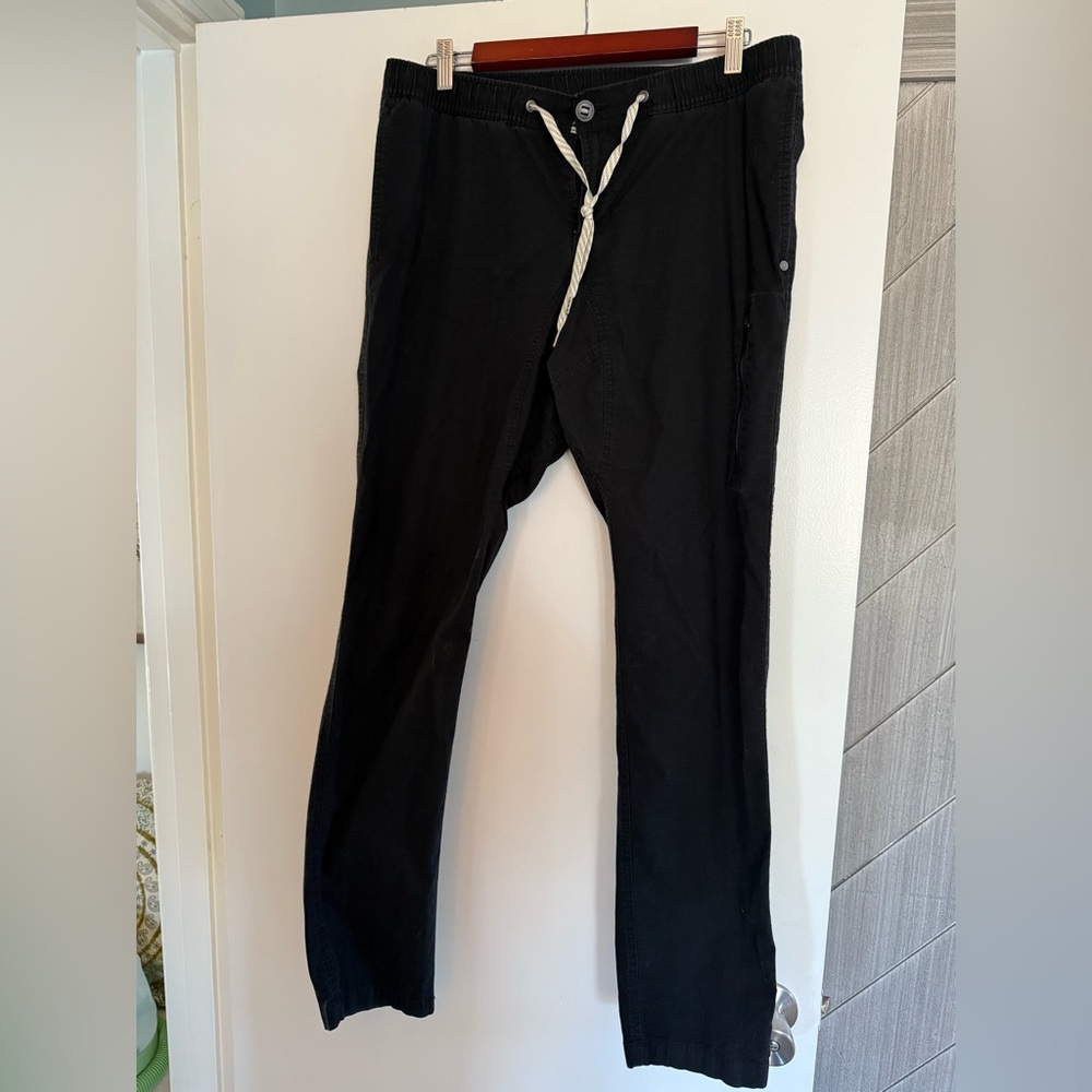 Vuori Ripstop pants.  Black.  Very good condition.  Non smoking home